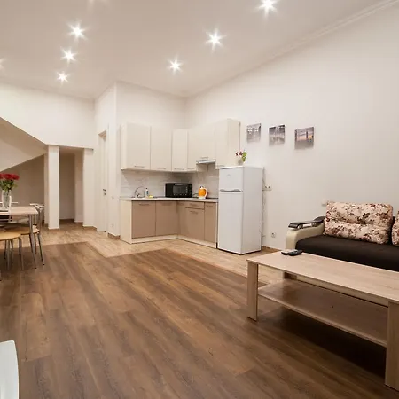 Wonderful Flat On Center *