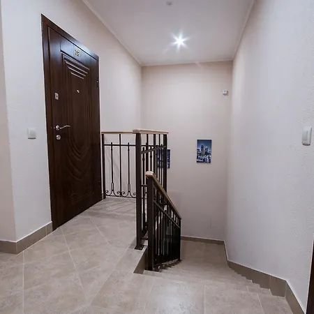 Wonderful Flat On Center