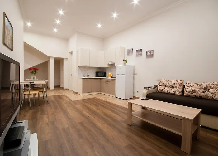 Wonderful Flat On Center *