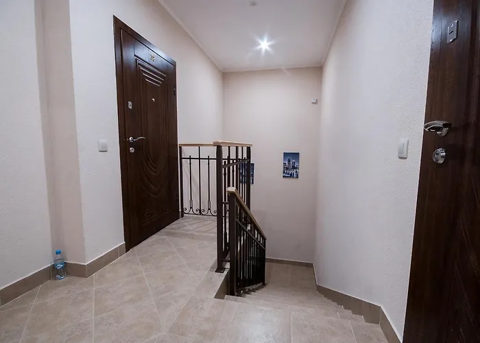 Wonderful Flat On Center